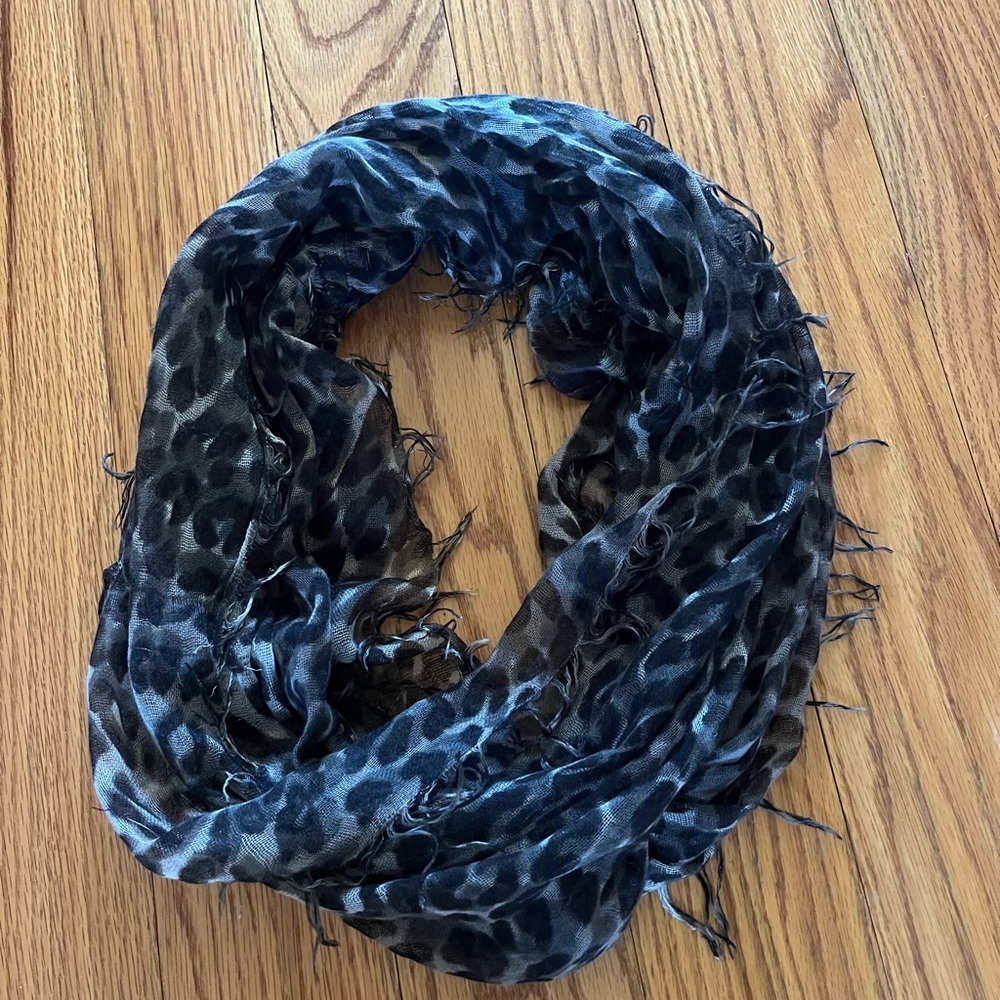 Leopard Print Scarf - Black and Gray